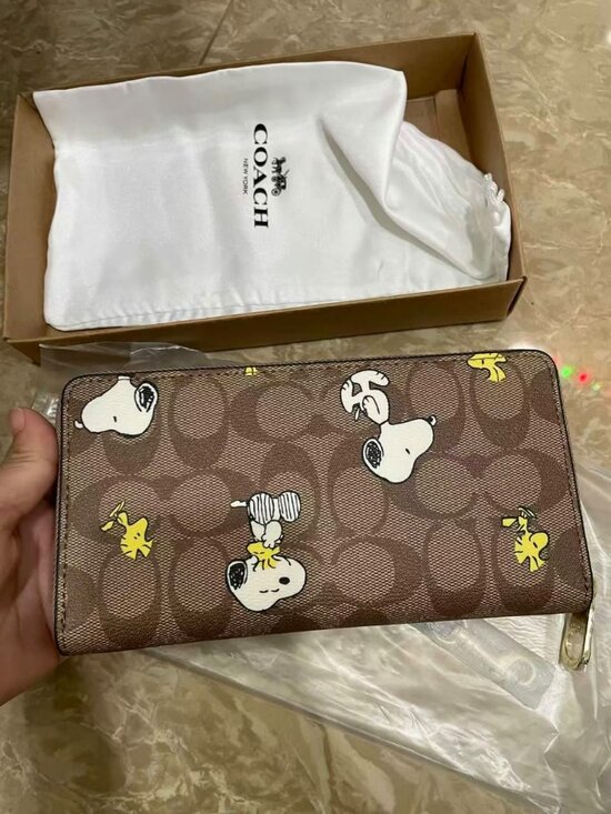 Coach Handbags - Coach x Peanuts Snoopy Signature Zip Wallet